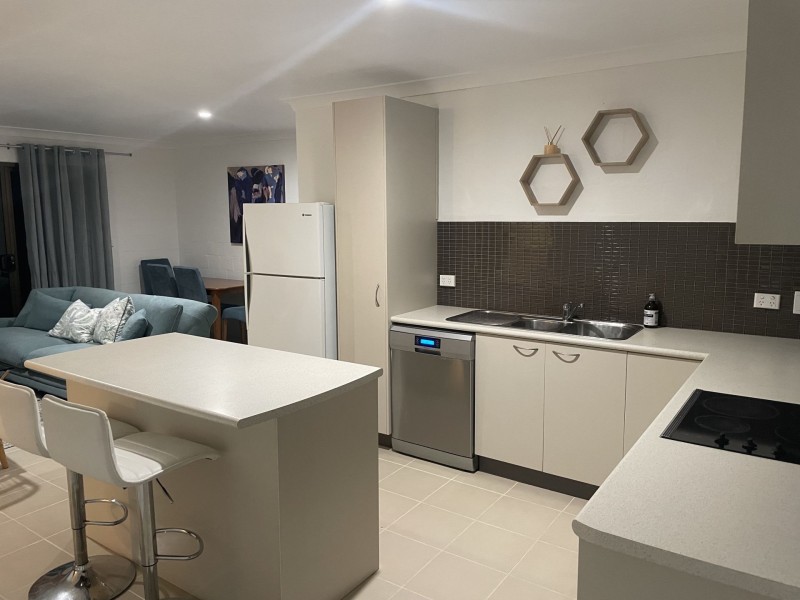 9/2 Arika Ave, Ocean Shores NSW 2483