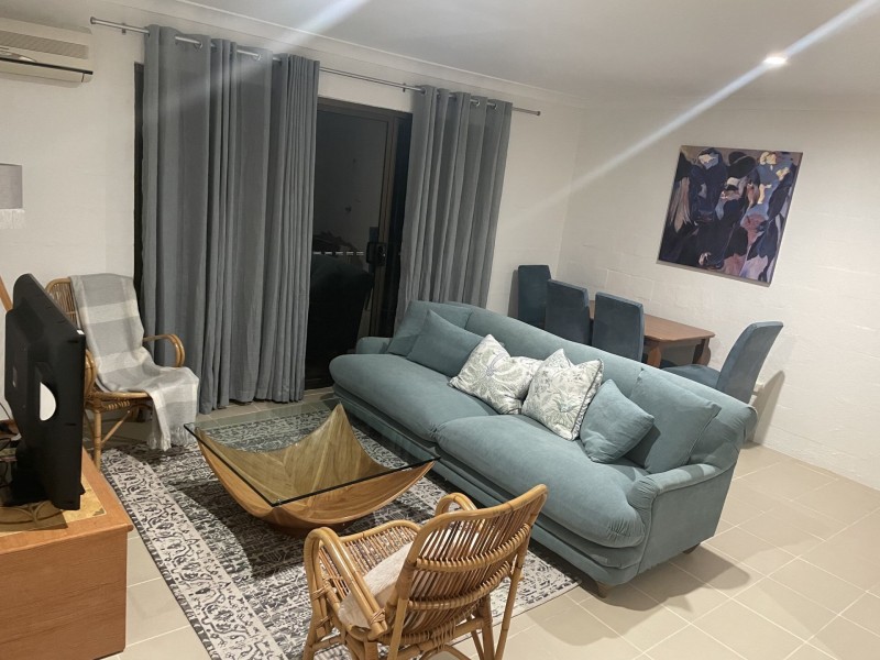 9/2 Arika Ave, Ocean Shores NSW 2483