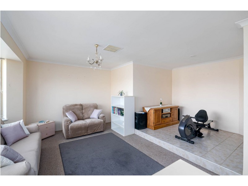 18 Lemon Grove, Seville Grove WA 6112