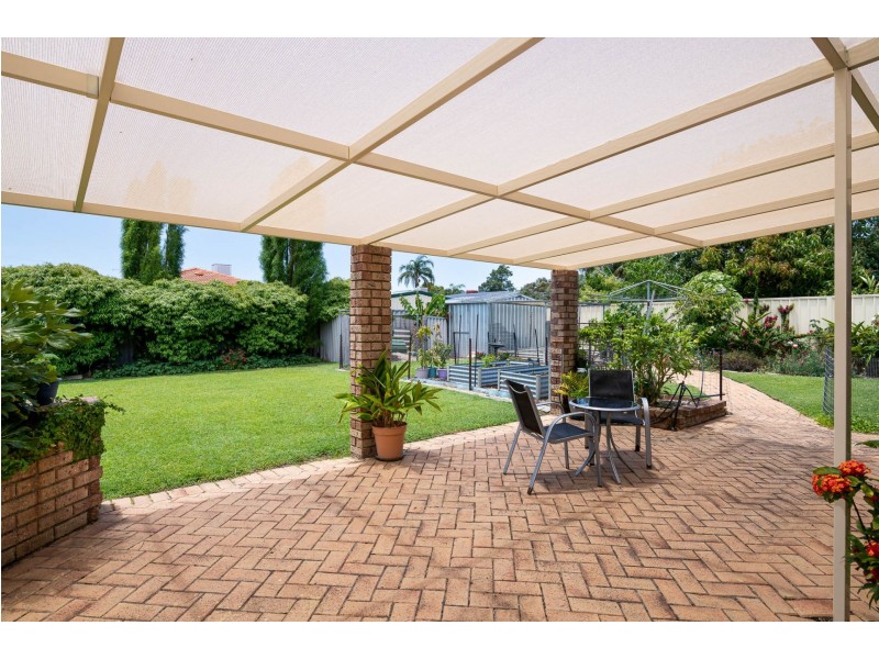 18 Lemon Grove, Seville Grove WA 6112