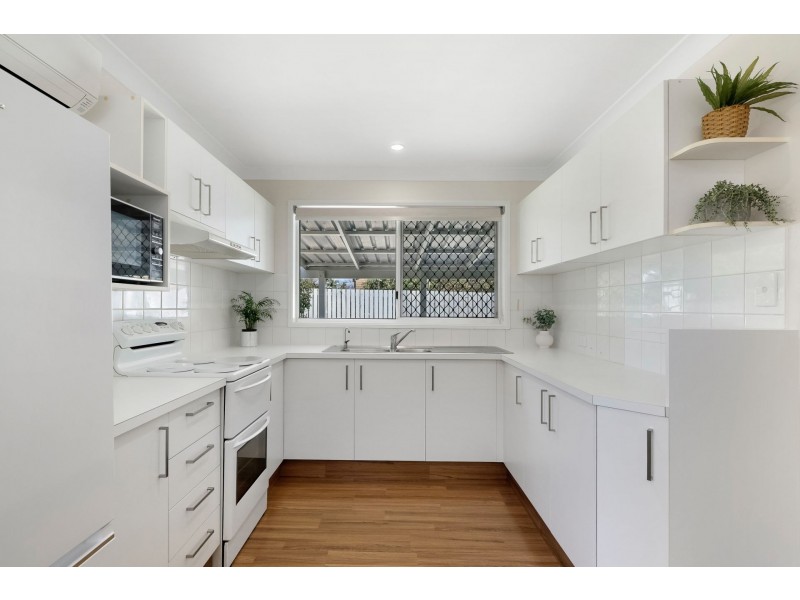 1/29 Brown Street, Labrador QLD 4215