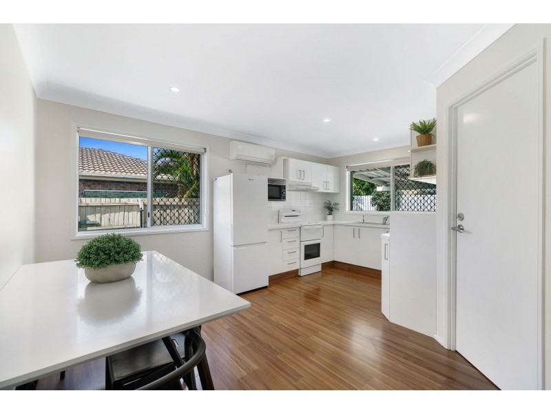 1/29 Brown Street, Labrador QLD 4215