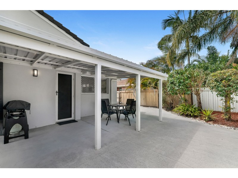 1/29 Brown Street, Labrador QLD 4215