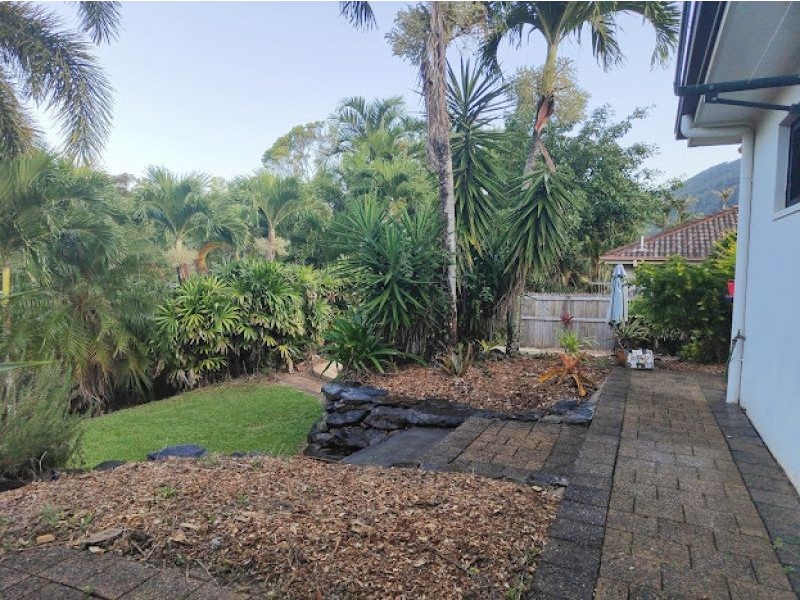 6 Barossa Close, Brinsmead QLD 4870