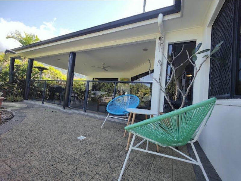 6 Barossa Close, Brinsmead QLD 4870