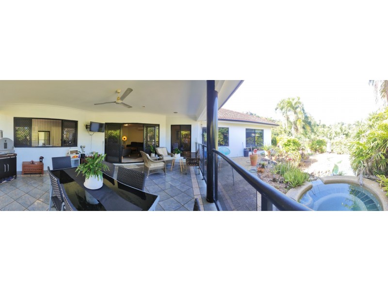 6 Barossa Close, Brinsmead QLD 4870