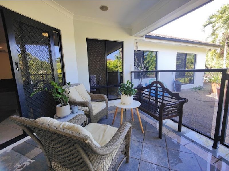 6 Barossa Close, Brinsmead QLD 4870