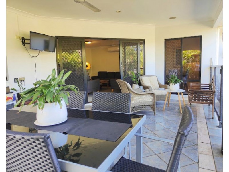 6 Barossa Close, Brinsmead QLD 4870