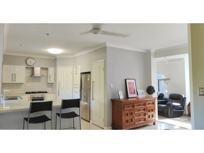 6 Barossa Close, Brinsmead QLD 4870