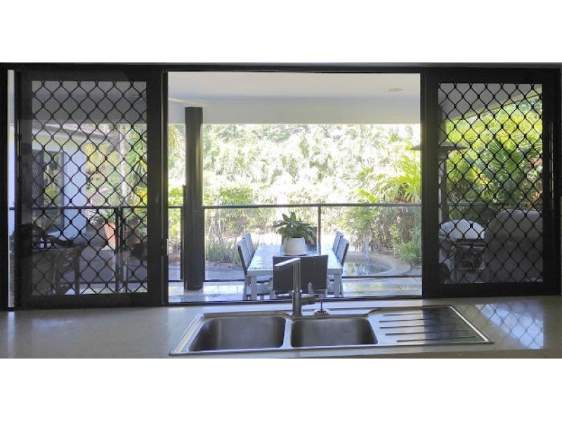 6 Barossa Close, Brinsmead QLD 4870