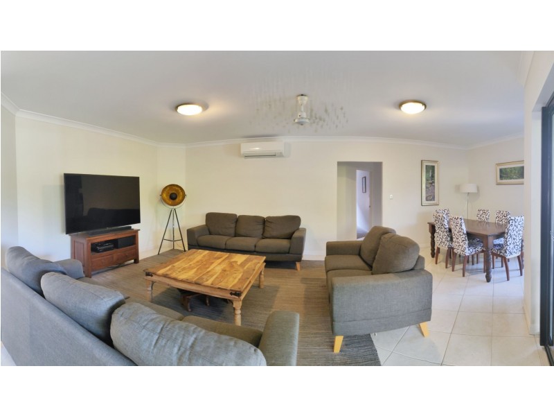 6 Barossa Close, Brinsmead QLD 4870