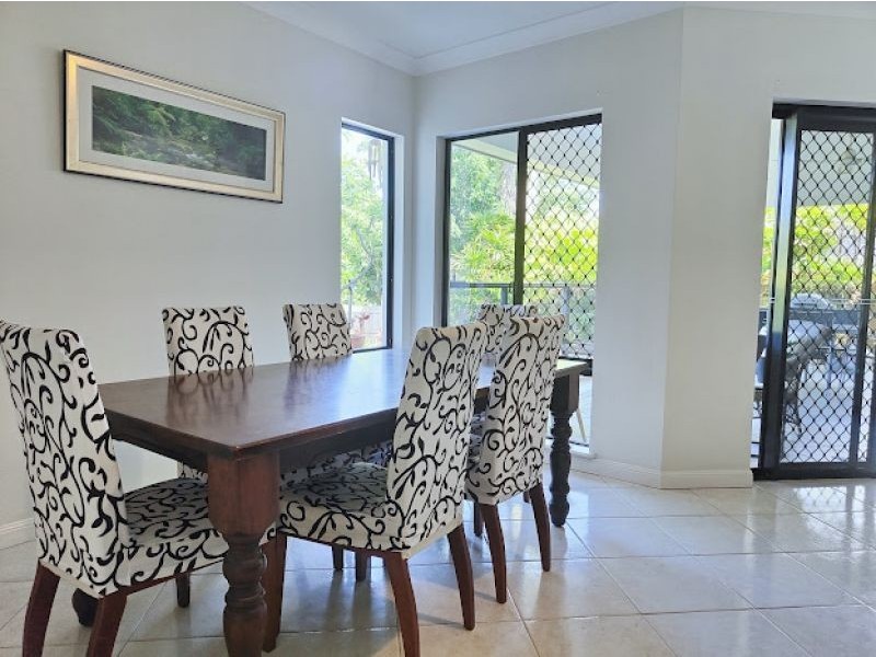 6 Barossa Close, Brinsmead QLD 4870