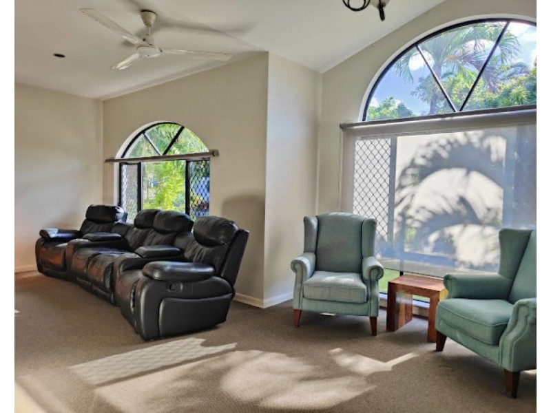 6 Barossa Close, Brinsmead QLD 4870