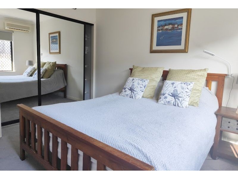 6 Barossa Close, Brinsmead QLD 4870