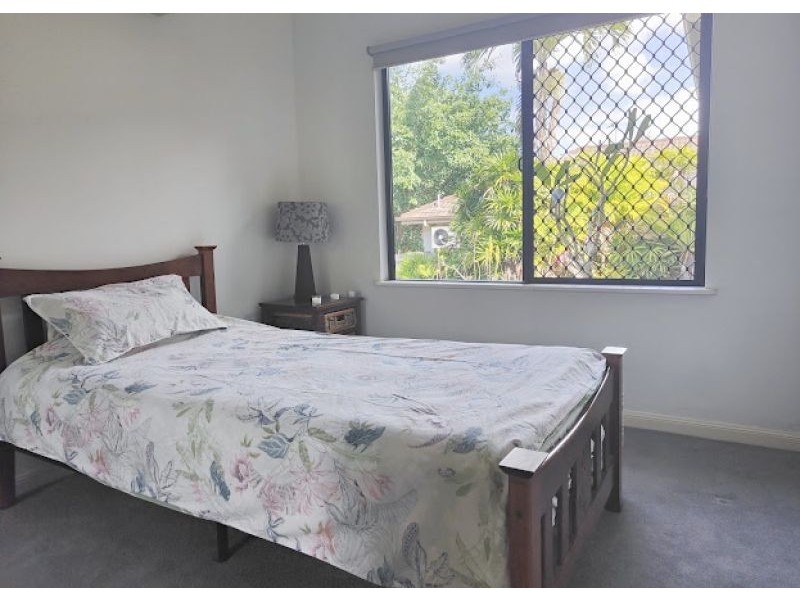 6 Barossa Close, Brinsmead QLD 4870