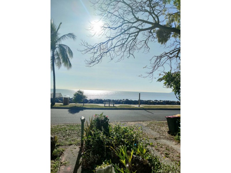 255 O’Shea Esplanade, Machans Beach QLD 4878