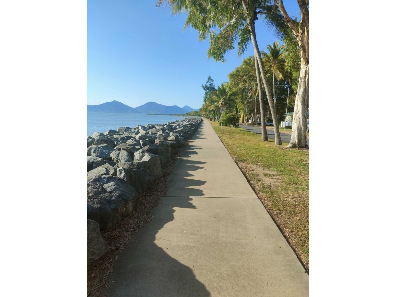 255 O’Shea Esplanade, Machans Beach QLD 4878