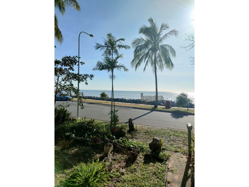 255 O’Shea Esplanade, Machans Beach QLD 4878