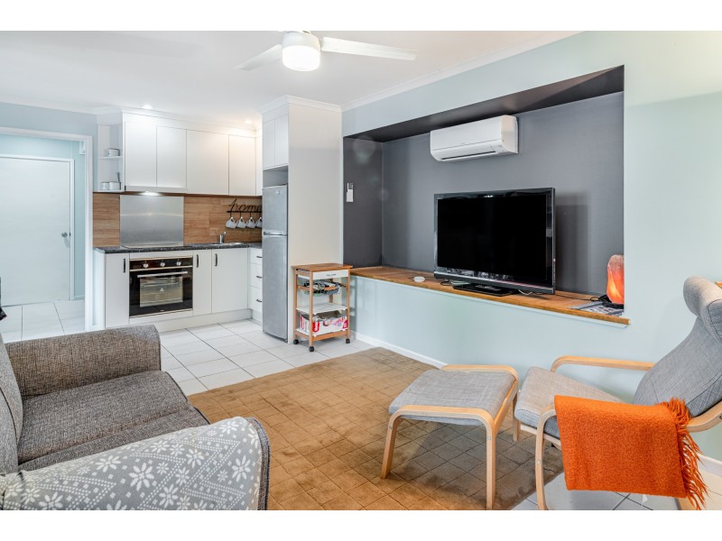 1/11 Sunnyside Ct, Maleny QLD 4552