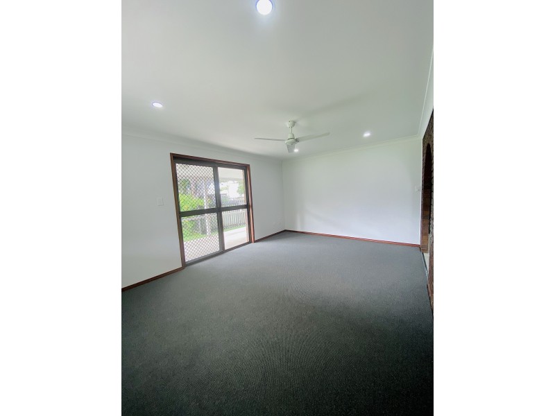 4 Picnic street, Pialba QLD 4655