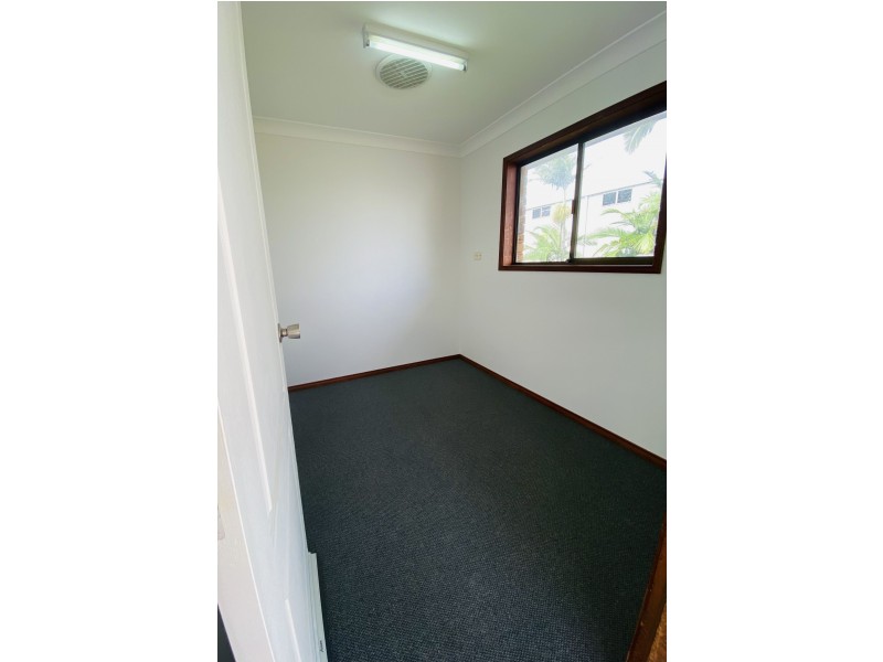 4 Picnic street, Pialba QLD 4655
