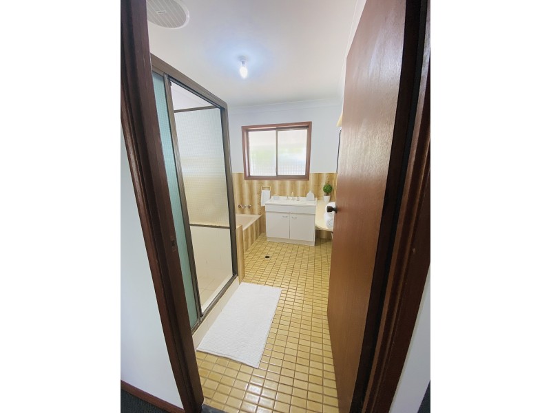 4 Picnic street, Pialba QLD 4655
