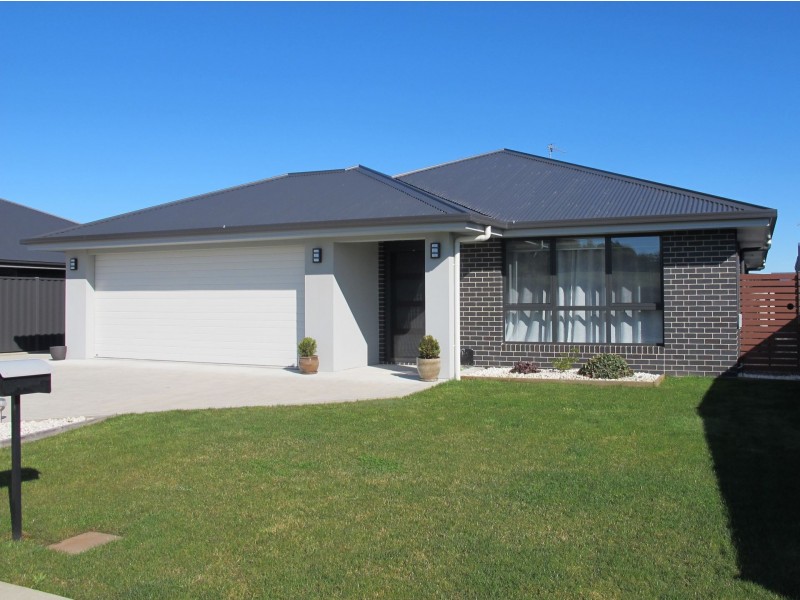 28 Robert Street, Latrobe TAS 7307