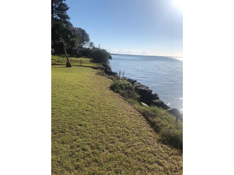2/17 Biggs Avenue, Beachmere QLD 4510
