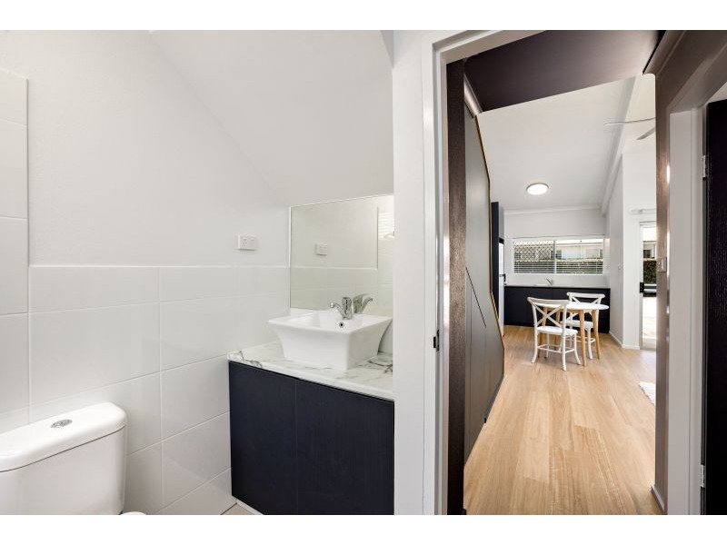 2/5 Crathern Close, Edge Hill QLD 4870