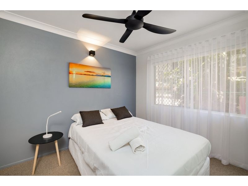 2/5 Crathern Close, Edge Hill QLD 4870