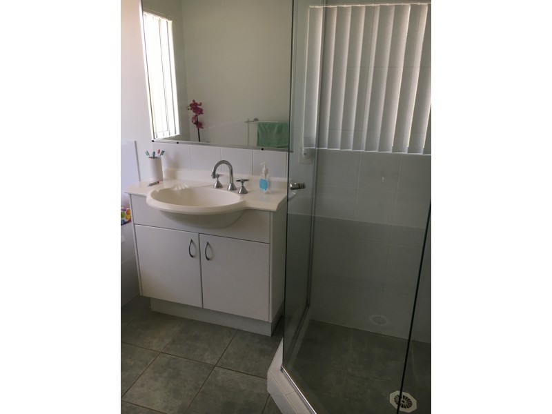 36 Maltravers Drive, Arundel QLD 4214