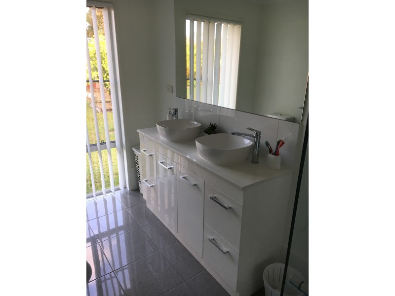 36 Maltravers Drive, Arundel QLD 4214