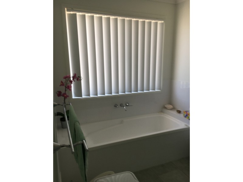 36 Maltravers Drive, Arundel QLD 4214