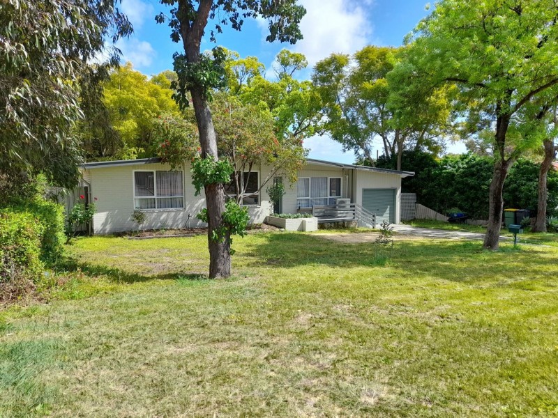 4 Dixie Road, Kelmscott WA 6111