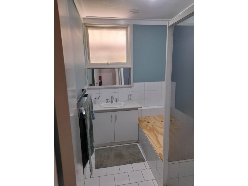 4 Dixie Road, Kelmscott WA 6111