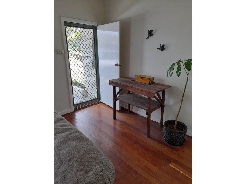 4 Dixie Road, Kelmscott WA 6111