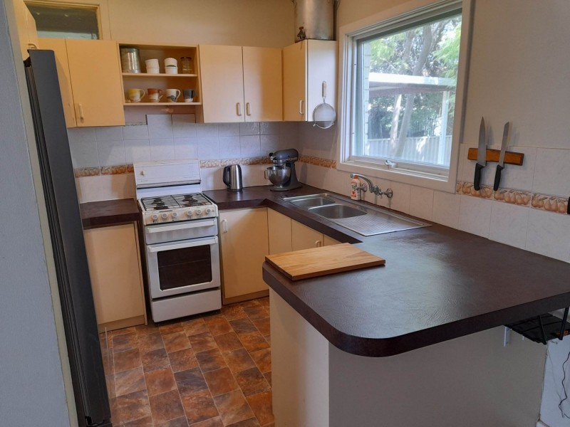 4 Dixie Road, Kelmscott WA 6111