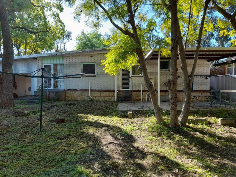 4 Dixie Road, Kelmscott WA 6111