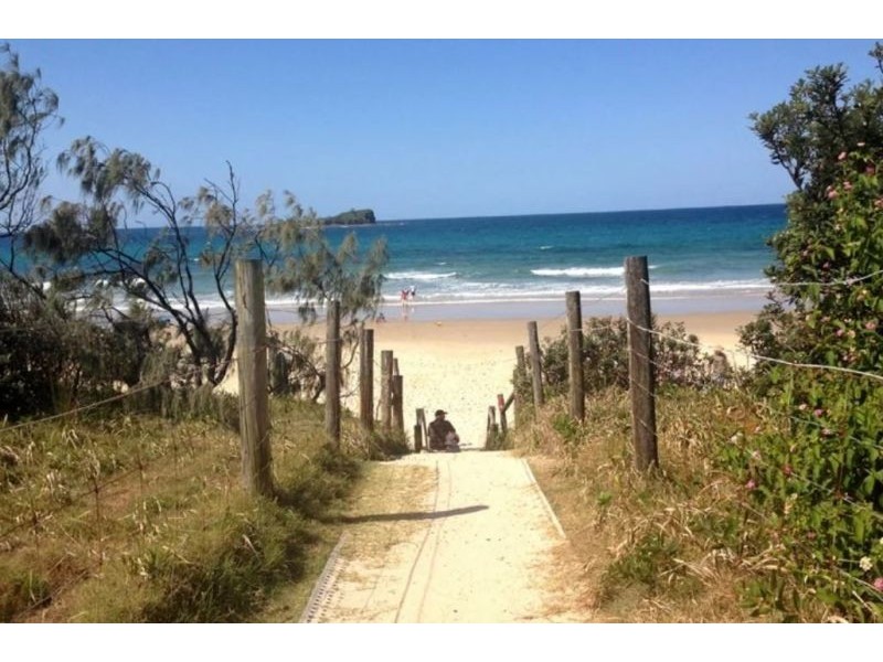 22 Lows Drive, Pacific Paradise QLD 4564
