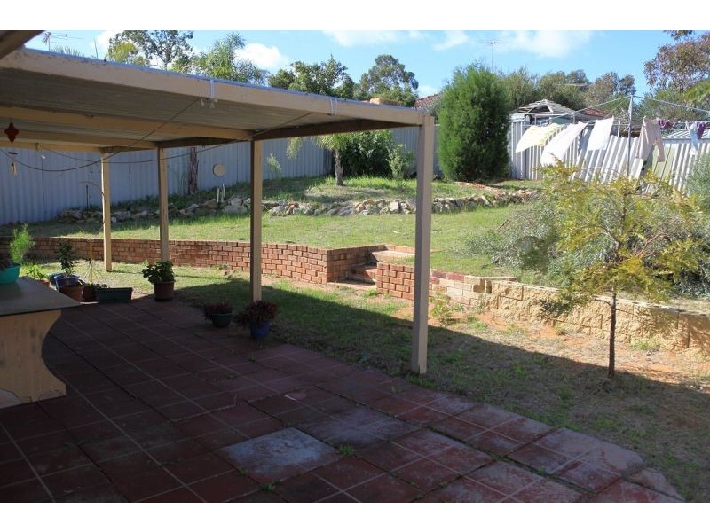 9 Kemmish Avenue, Parmelia WA 6167