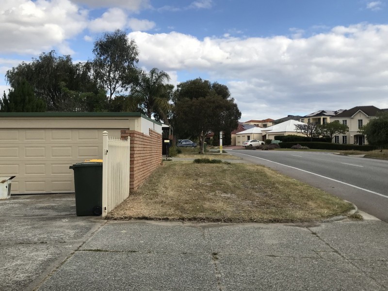 81 Walanna drive, Karawara WA 6152