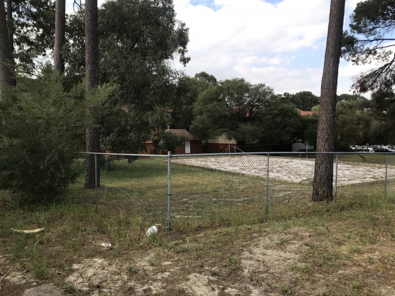 81 Walanna drive, Karawara WA 6152