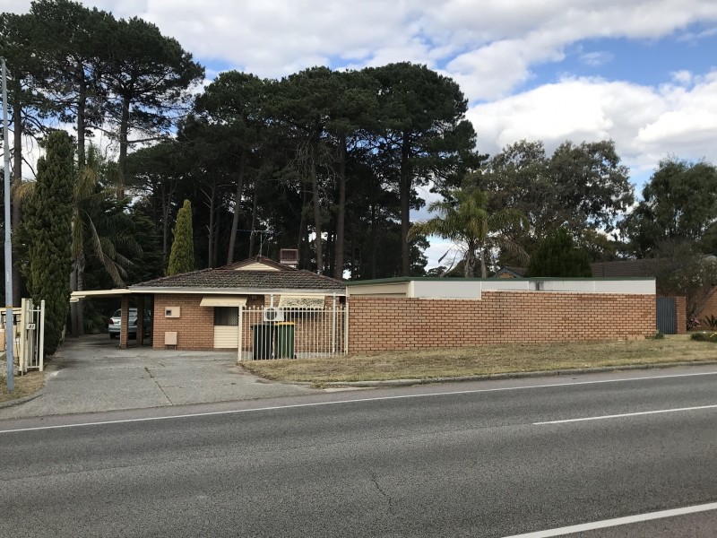 81 Walanna drive, Karawara WA 6152