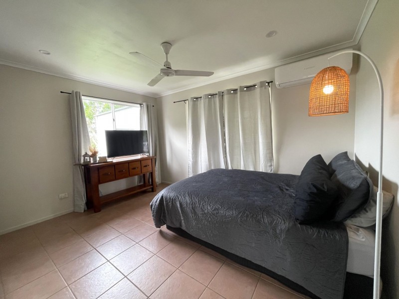 8 Brooksfield Drive, Sarina Beach QLD 4737