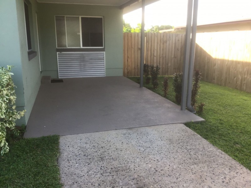 DUPLEX 1 & 2/32 Mahogany St, Manoora QLD 4870
