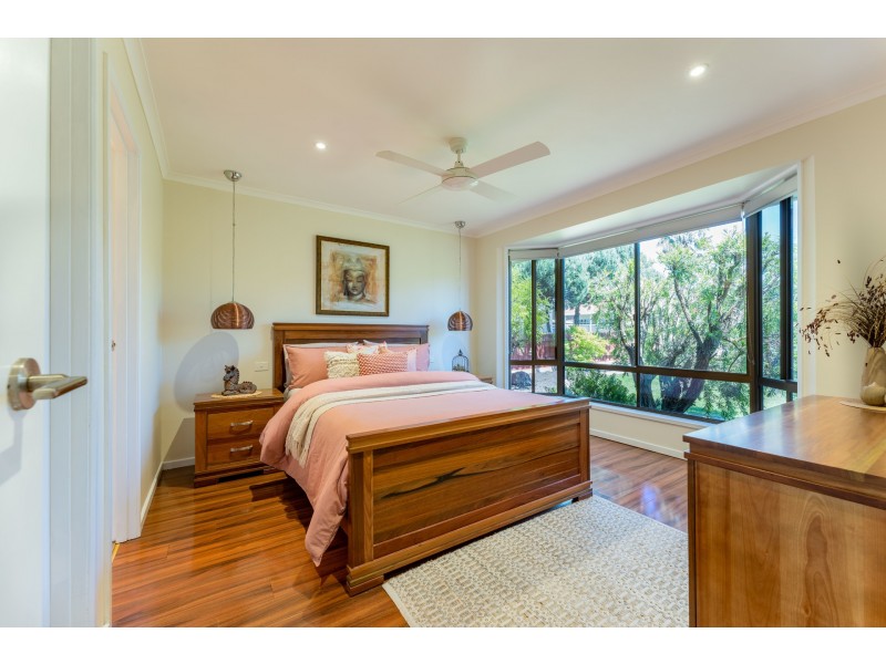 6 Axminster Drive, Craigieburn VIC 3064