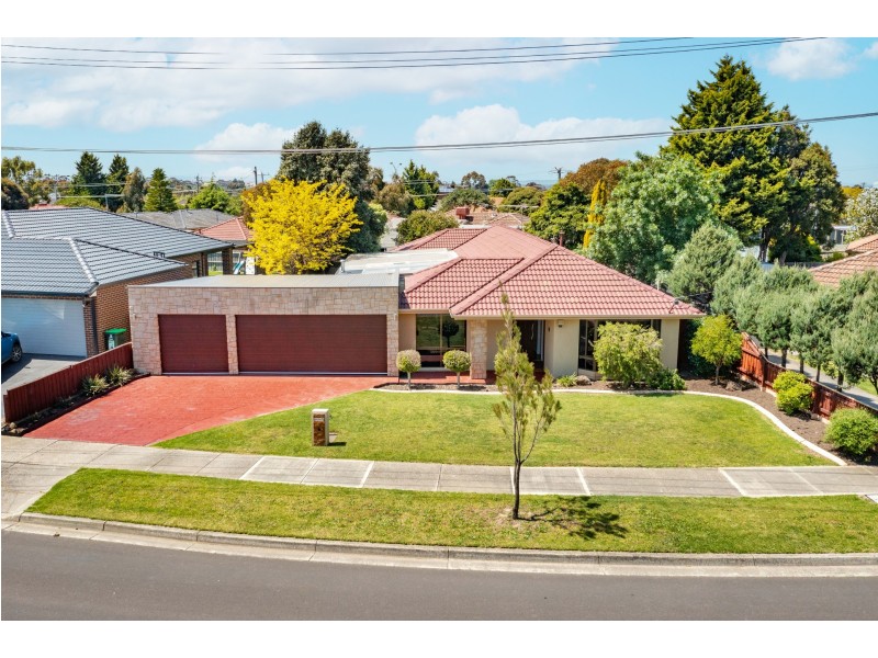 6 Axminster Drive, Craigieburn VIC 3064