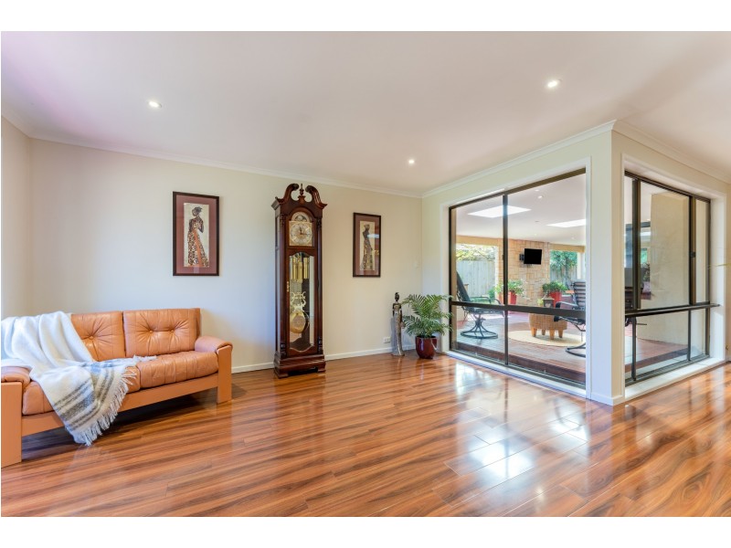 6 Axminster Drive, Craigieburn VIC 3064
