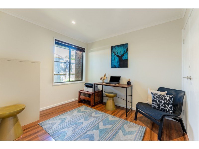 6 Axminster Drive, Craigieburn VIC 3064