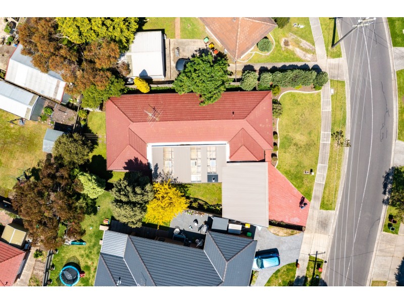 6 Axminster Drive, Craigieburn VIC 3064